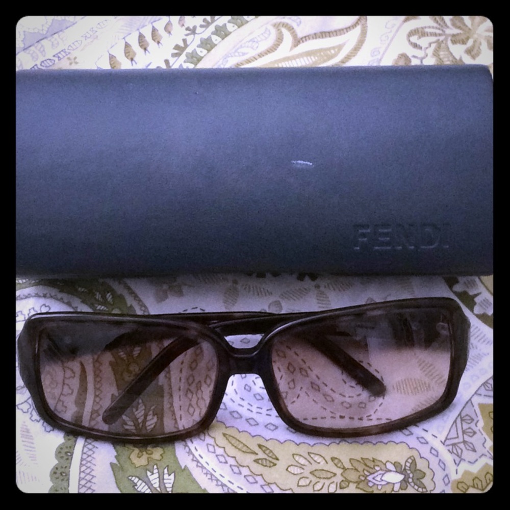 Fendi sunglasses 🕶